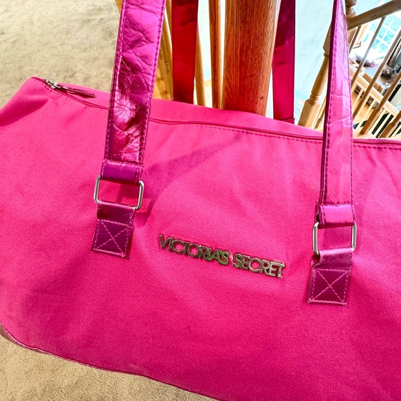 Victoria's Secret Plink Canvas Large Duffle Bag w
20.5”~L x10”~W x 12”D - Picture 2 of 13